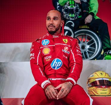 红牛车队险胜法拉利，拉塞尔统治全场的简单介绍