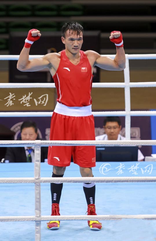 印度拳击手不屈不挠，勇夺金牌